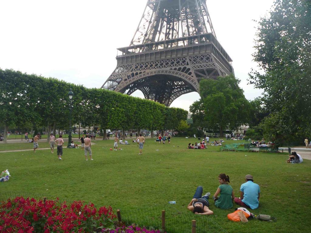 Appartement Eiffel Tower Champs De Mars à Paris Extérieur photo